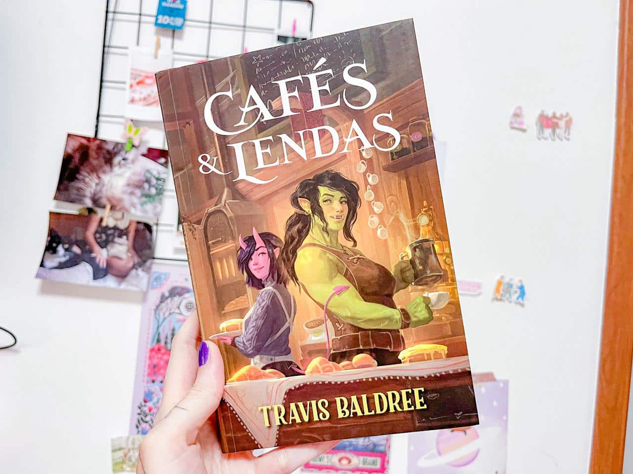 Veja Cafés e Lendas,do autor Travis Baldree
