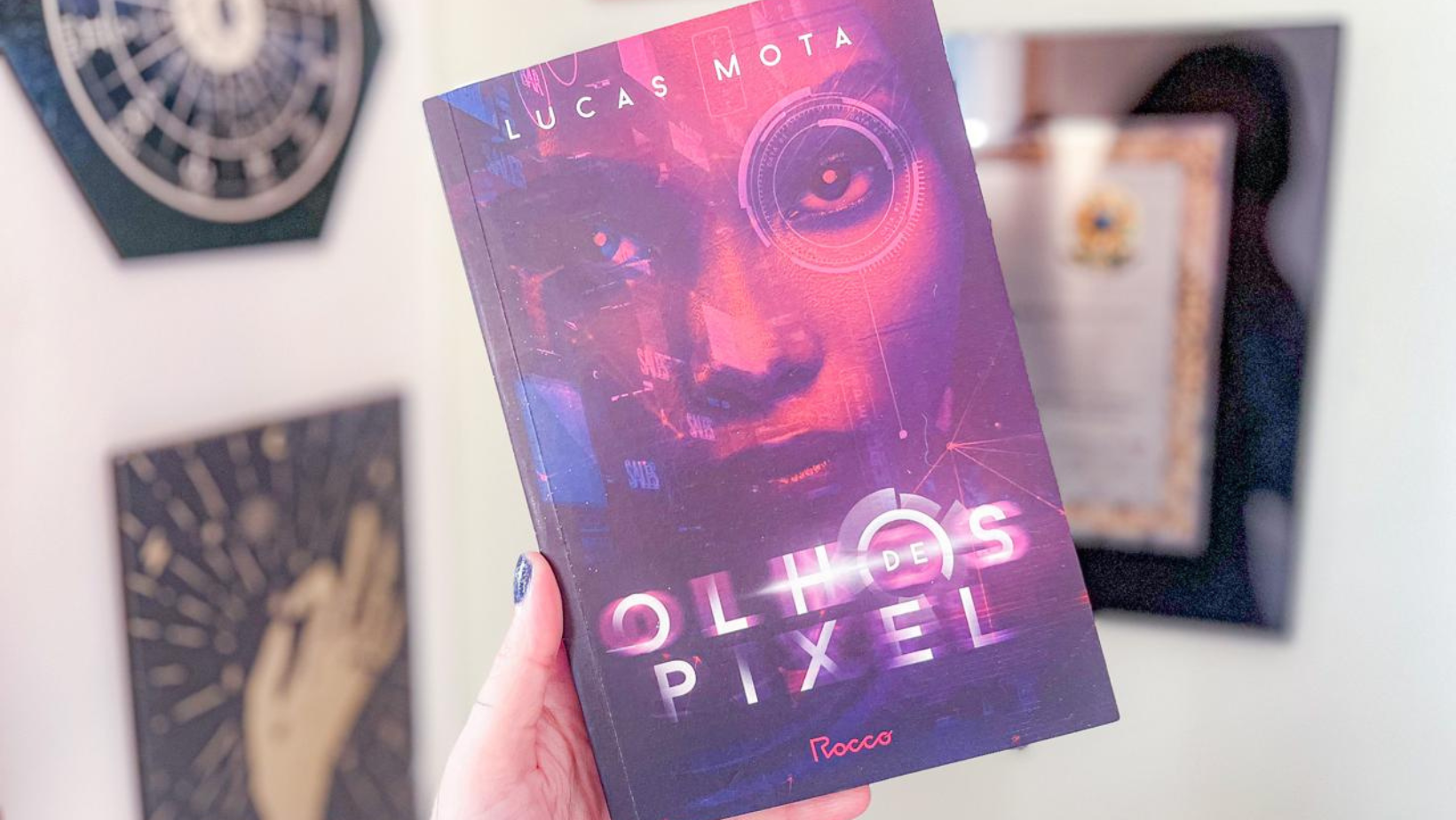 Veja tudo sobre o livro cyberpunk Olhos de pixel, de Lucas Mota